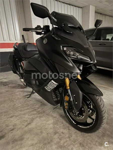 Yamaha TMAX – Vista 6