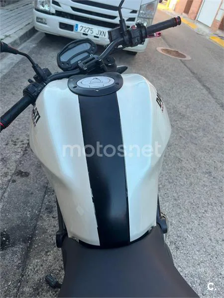 Ducati Monster 696 – Vista 4
