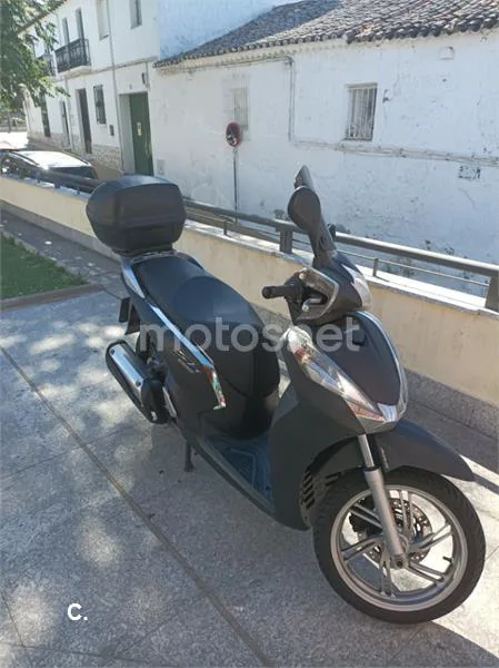 Honda SH300i - Vista 3