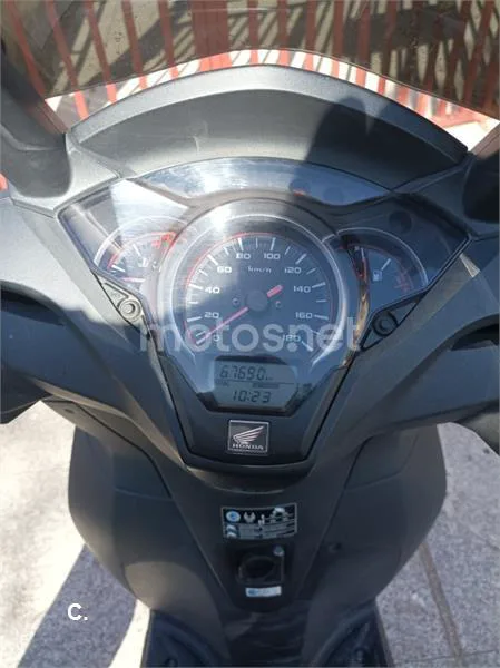 Honda SH300i - Vista 4