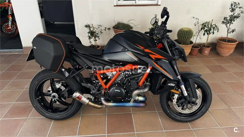 KTM 1390 Super Duke R – Vista 12
