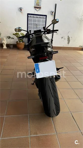 KTM 1390 Super Duke R – Vista 3