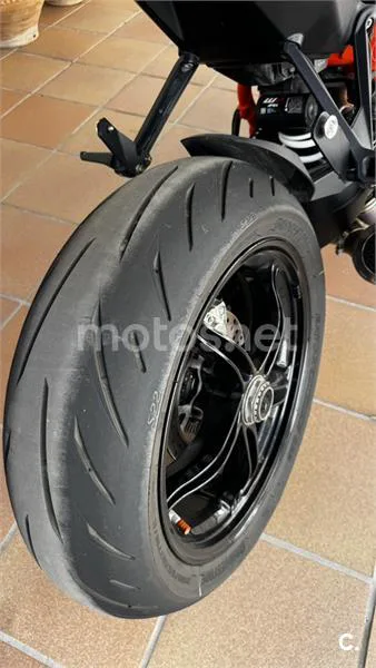KTM 1390 Super Duke R – Vista 7