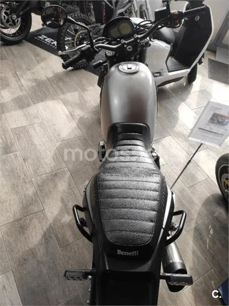 Benelli Leoncino 500 – Vista 4