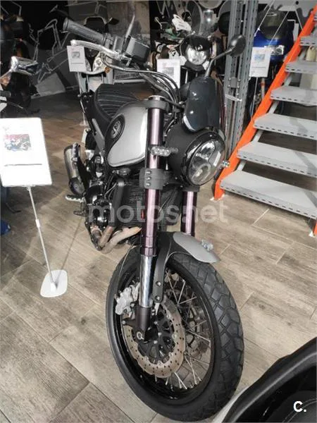 Benelli Leoncino 500 – Vista 5