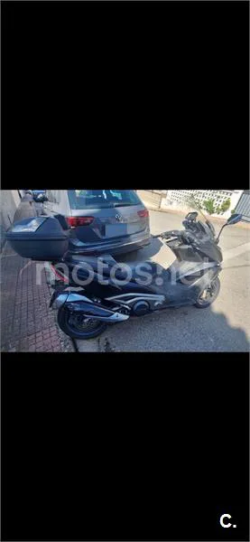 Kymco AK 550 – Vista 4