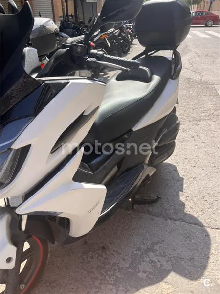 Kymco K-XCT 125i – Vista 2