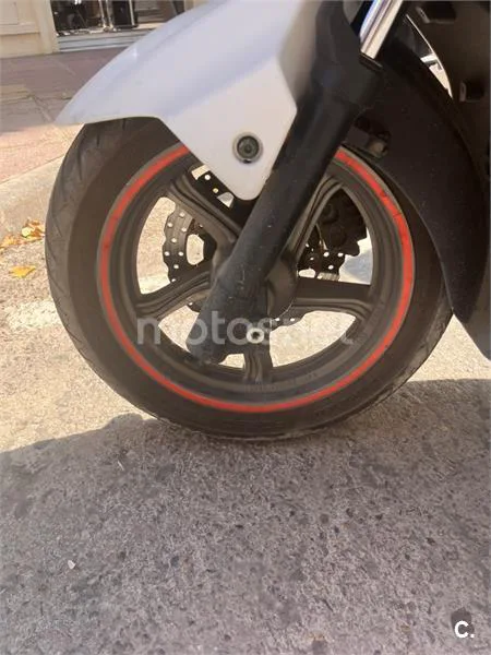 Kymco K-XCT 125i – Vista 5