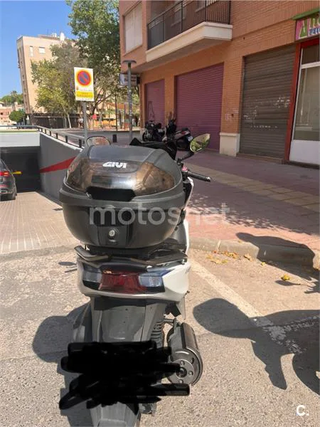 Kymco K-XCT 125i – Vista 8