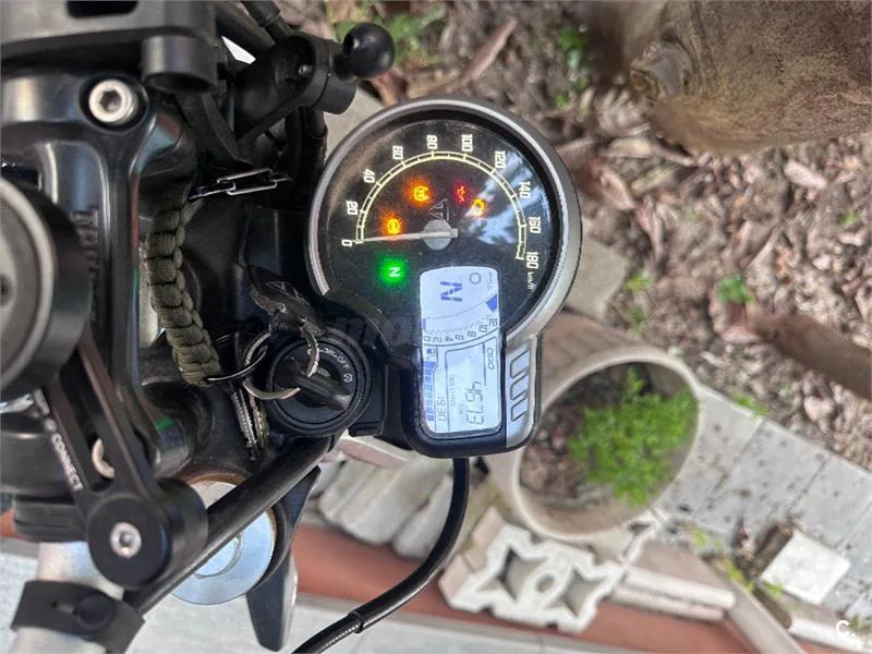 Triumph Speed 400 – Vista 3