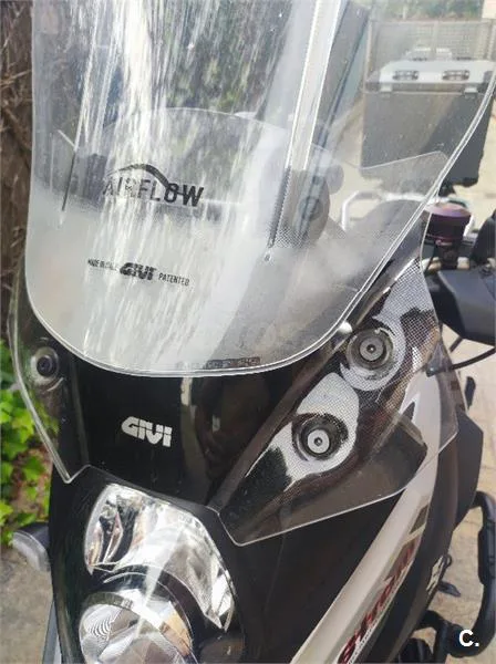Suzuki V-Strom 650 XT – Vista 12