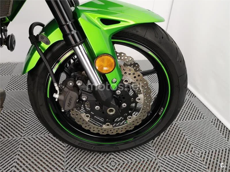 Kawasaki Versys – Vista 11