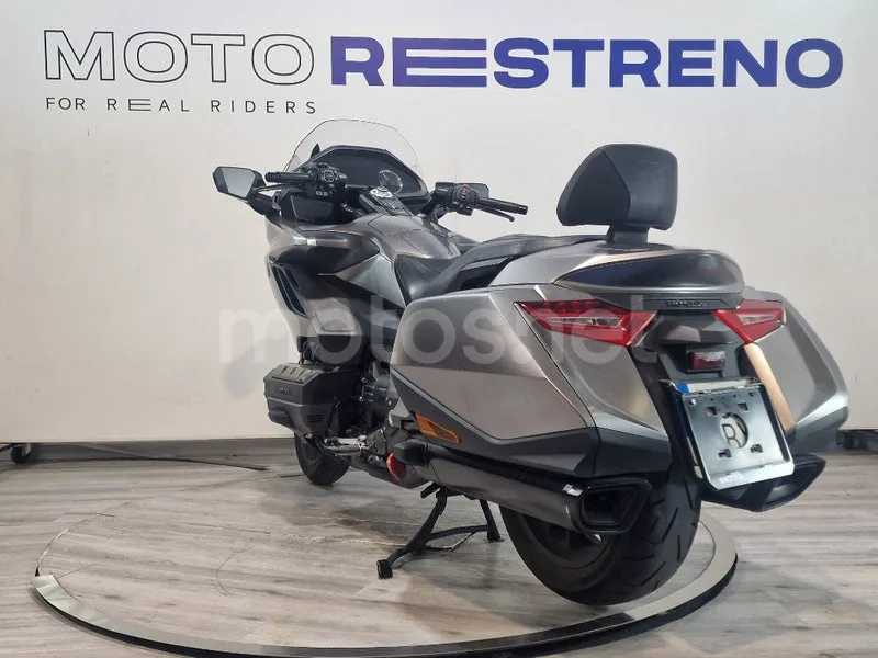 Honda GL 1800 Gold Wing – Vista 3