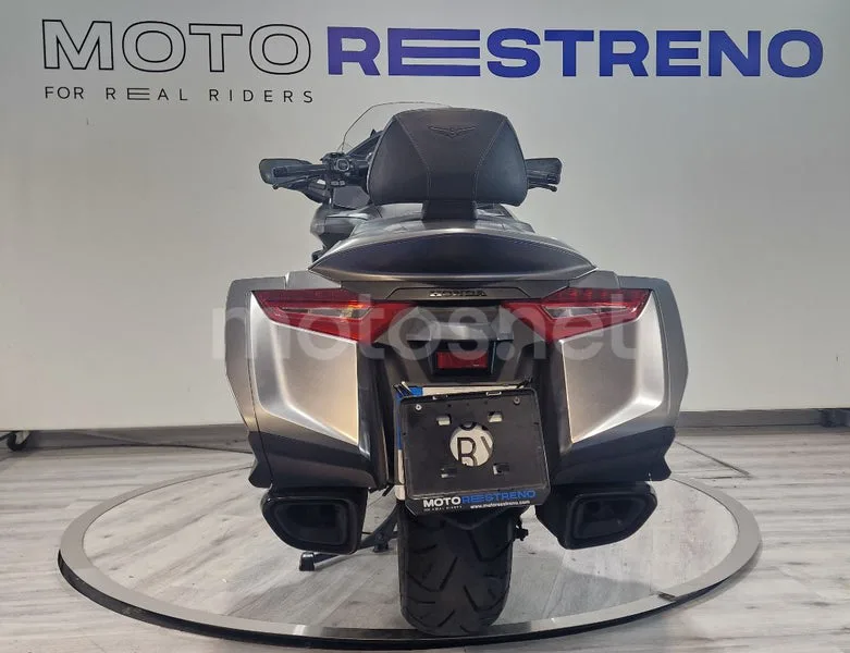 Honda GL 1800 Gold Wing – Vista 9