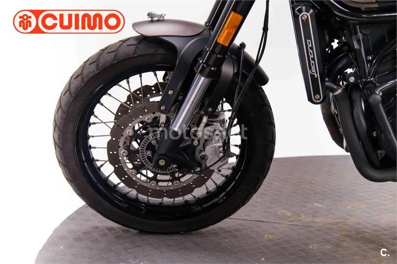 Benelli Leoncino 500 – Vista 21