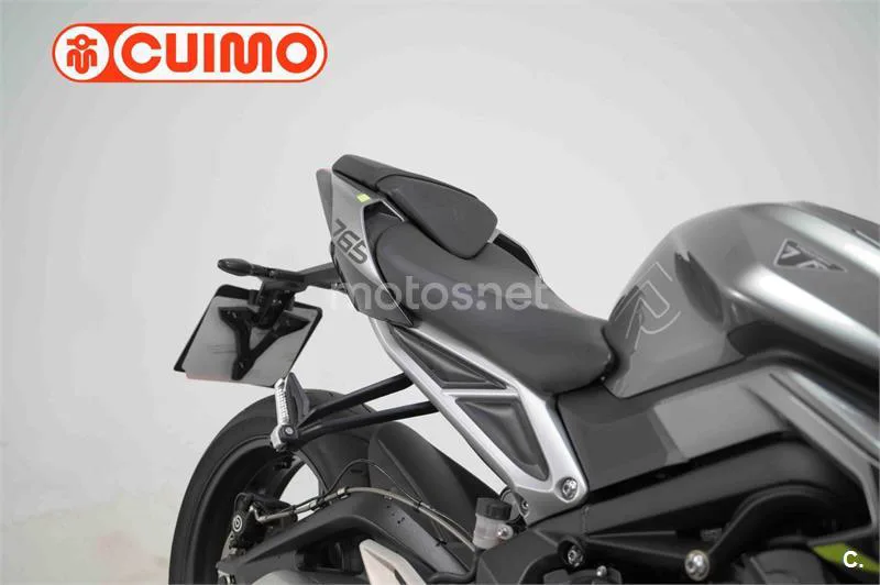 Triumph Street Triple – Vista 12
