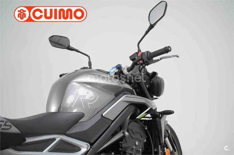Triumph Street Triple – Vista 15