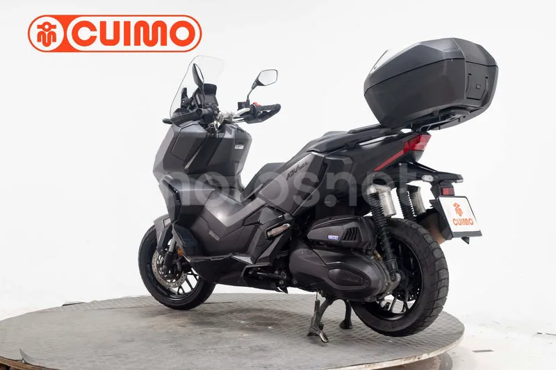 Honda ADV 350 – Vista 11