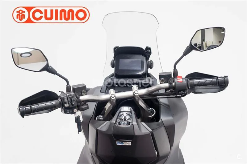 Honda ADV 350 – Vista 10