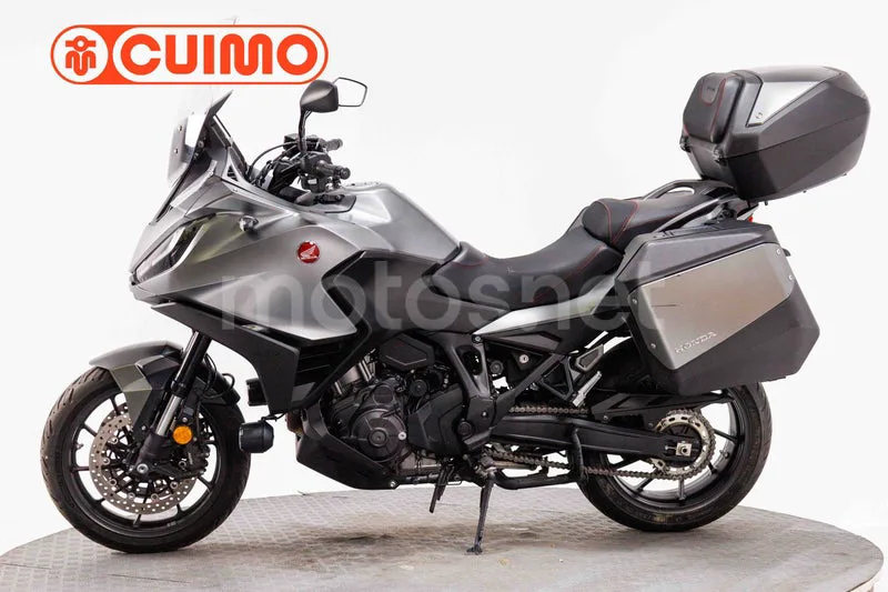 Honda NT1100 – Vista 15