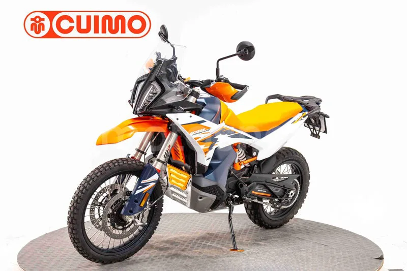 KTM 890 – Vista 18