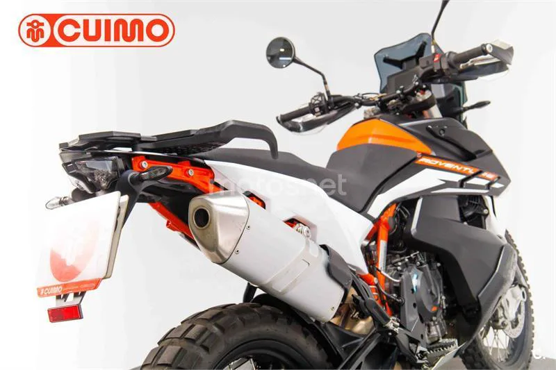 KTM 890 – Vista 16