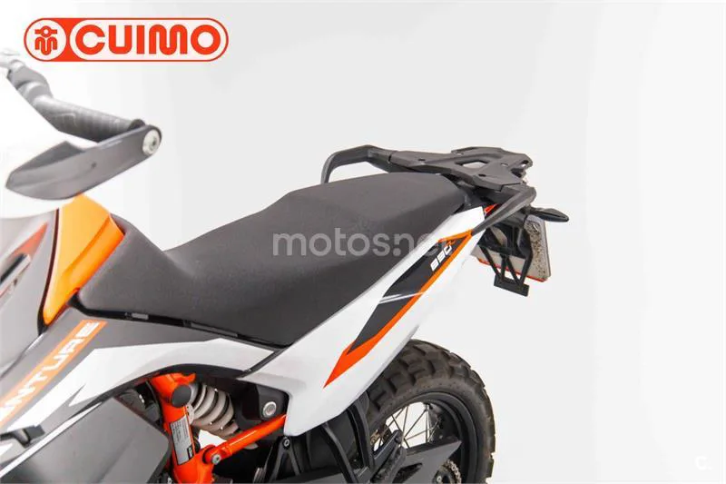 KTM 890 – Vista 23