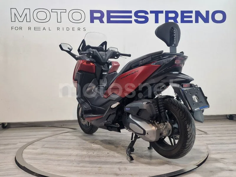 Honda Forza 125 – Vista 3