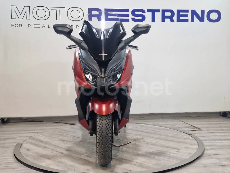 Honda Forza 125 – Vista 4