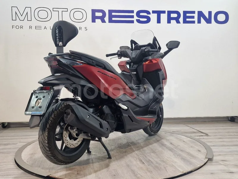 Honda Forza 125 – Vista 8