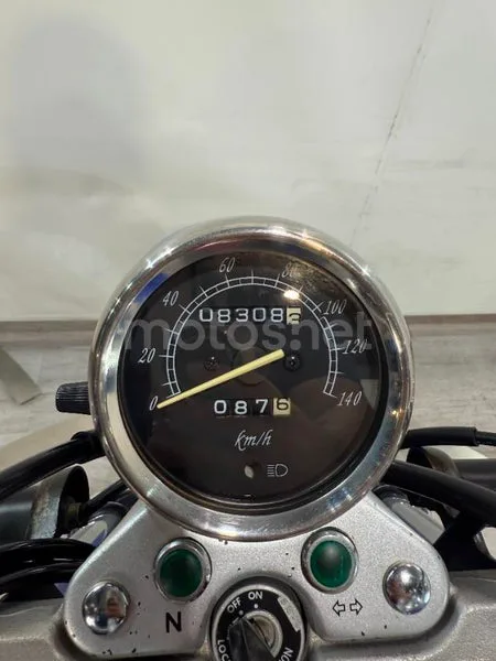 Suzuki Marauder 125 – Vista 10