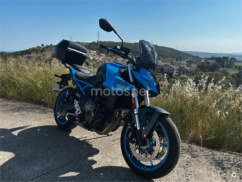 Suzuki GSX-8S – Vista 6
