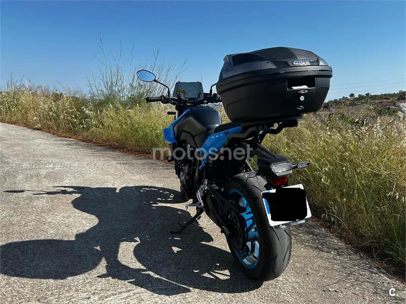 Suzuki GSX-8S – Vista 7