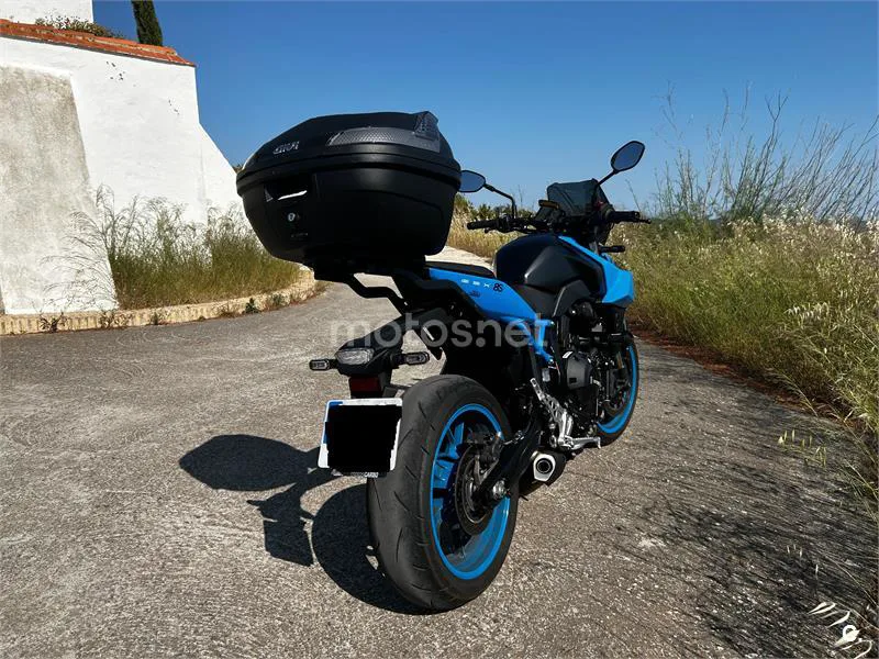 Suzuki GSX-8S – Vista 8
