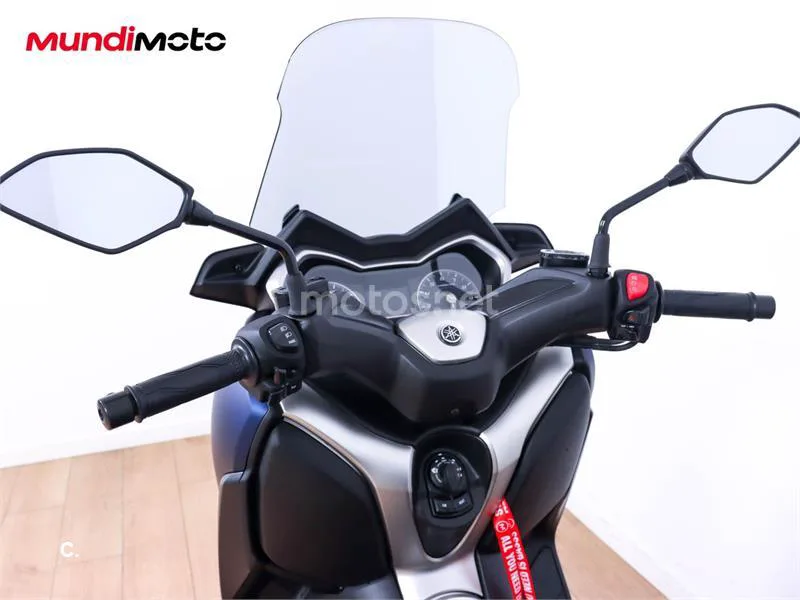 Yamaha XMAX 300 – Vista 11
