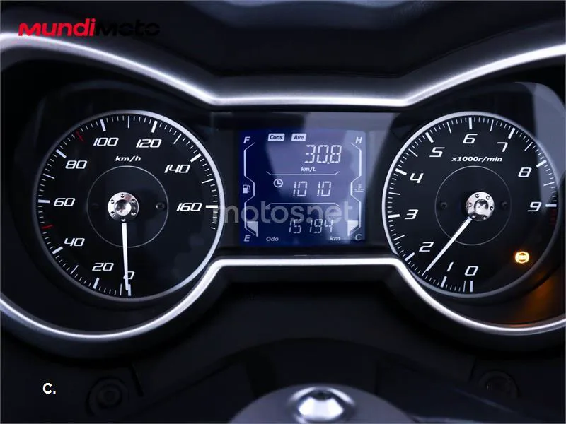 Yamaha XMAX 300 – Vista 12