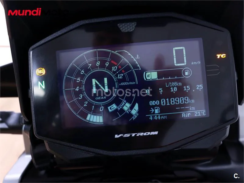 Suzuki V-Strom 1050 – Vista 12