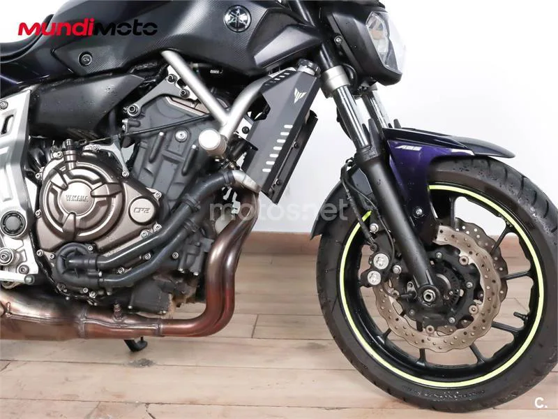Yamaha MT-07 – Vista 21