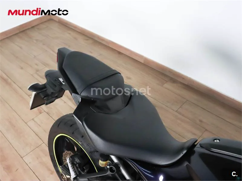 Yamaha MT-07 – Vista 22