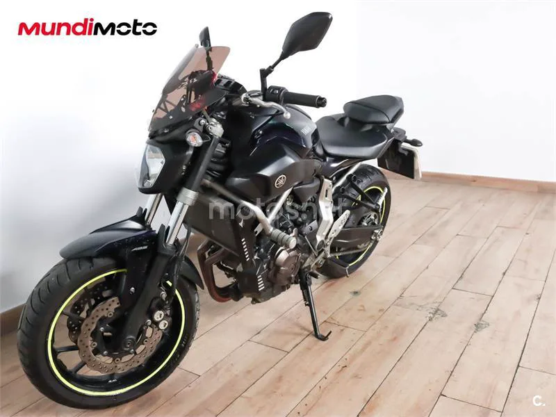 Yamaha MT-07 – Vista 7
