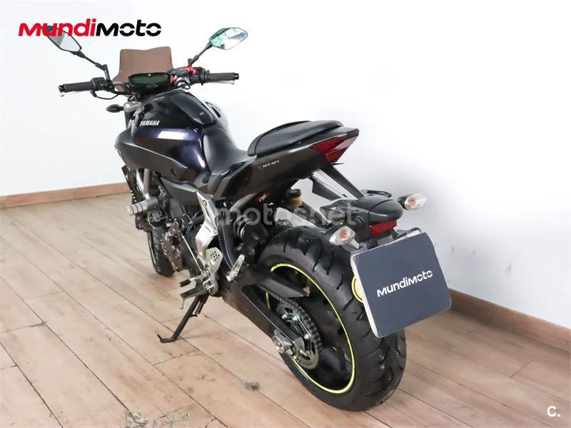 Yamaha MT-07 – Vista 8