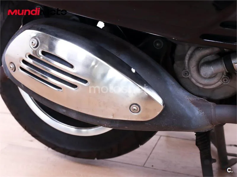 Vespa GTS 300 – Vista 25