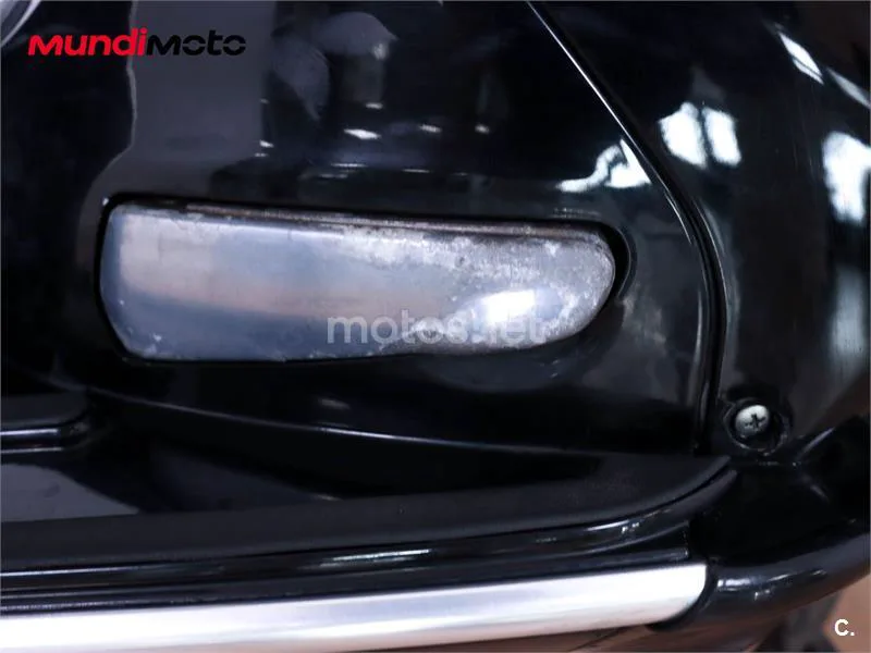 Vespa GTS 300 – Vista 35