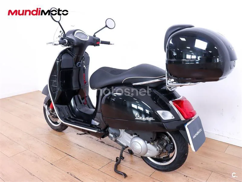 Vespa GTS 300 – Vista 8