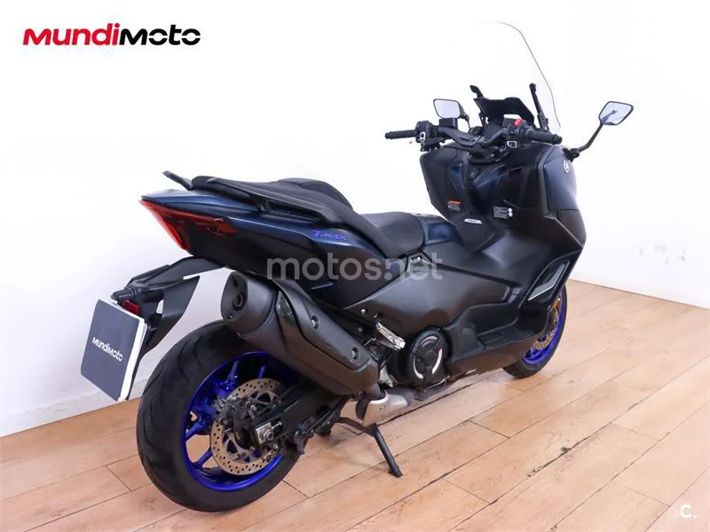 Yamaha TMAX – Vista 3