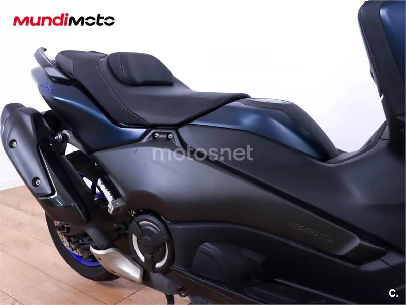 Yamaha TMAX – Vista 23