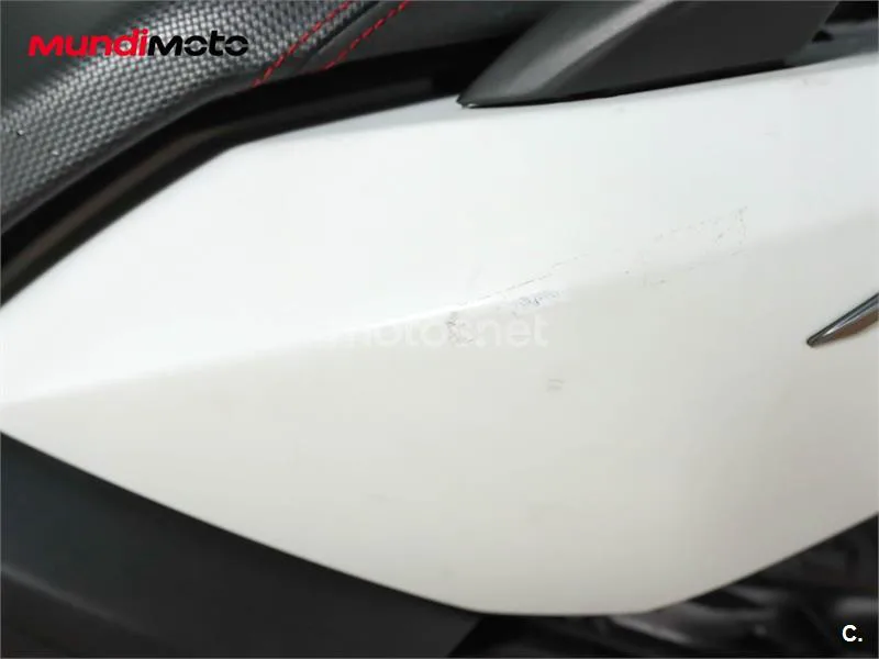 Yamaha XMAX 250 – Vista 16
