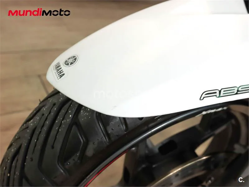 Yamaha XMAX 250 – Vista 21