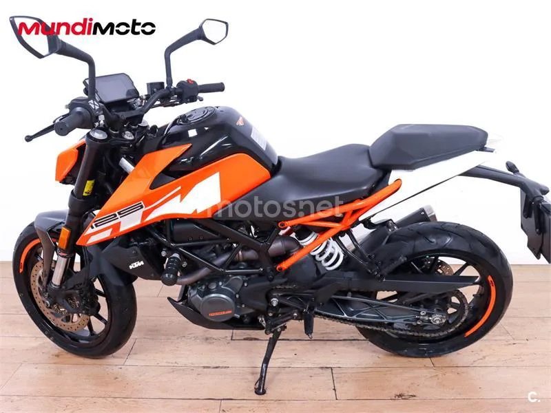 KTM 125 – Vista 6