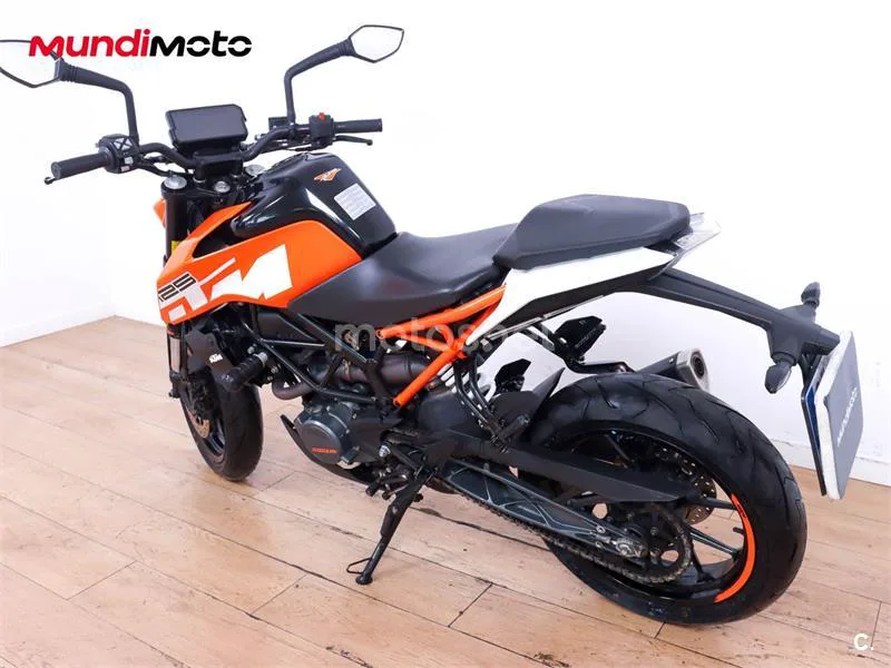 KTM 125 – Vista 8